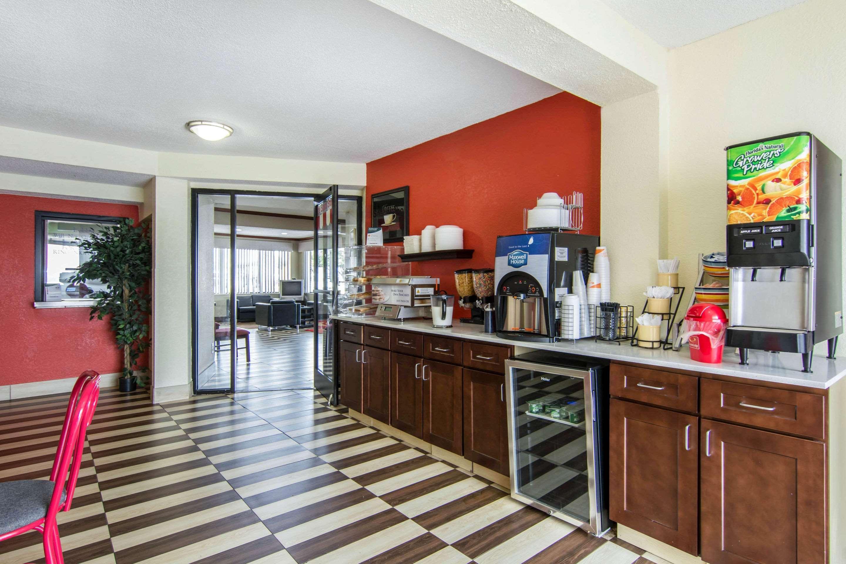 Econo Lodge Weldon - Roanoke Rapids Buitenkant foto