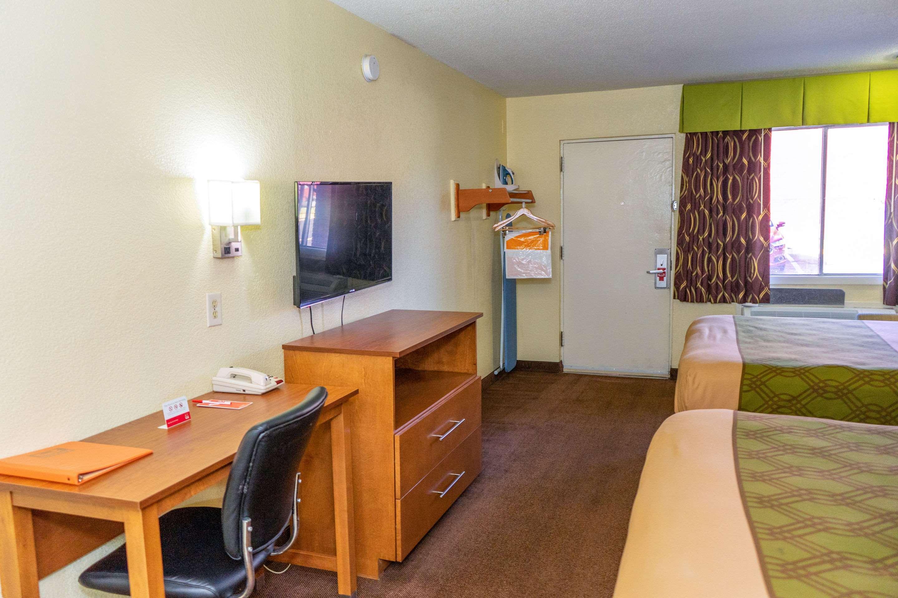 Econo Lodge Weldon - Roanoke Rapids Buitenkant foto